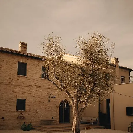 Couette-café Casale Tre Gelsi Cingoli